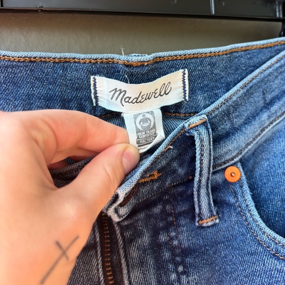 Madewell Cali Demi-Boot Jeans in Bodney Wash | 27 - Picture 10 of 11